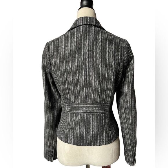 Forever 21 Charcoal Gray & White Striped 50% Wool Button Down Blazer (Med) - Picture 2 of 9